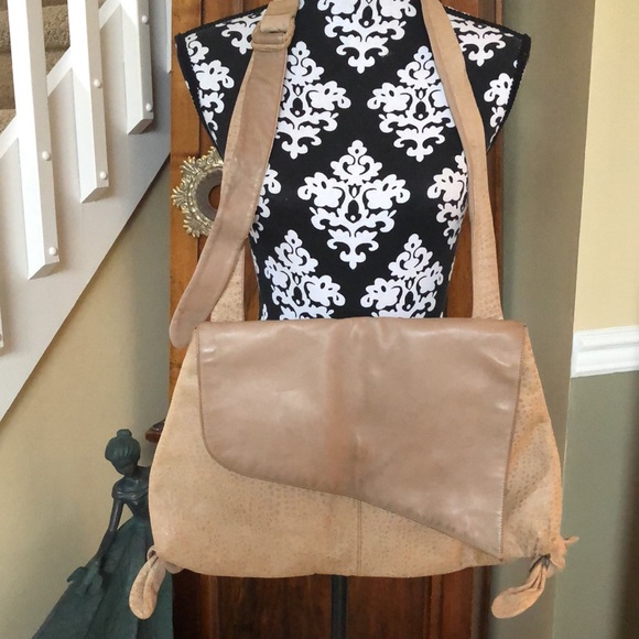 Vintage 1920’s Benelli Roma Leather ostrich stamped cross body adjustable bag - Picture 1 of 17